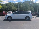 New 2025 Chrysler Pacifica Select image 2