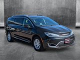 Used 2020 Chrysler Pacifica Touring-L image 3
