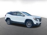 Used 2024 GMC Terrain SLT image 2