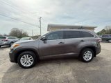 Used 2016 Toyota Highlander LE image 3