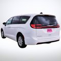 New 2025 Chrysler Pacifica Select image 2