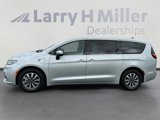 Used 2023 Chrysler Pacifica Touring-L image 2