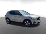 Used 2024 Volvo XC40 B5 Core image 2