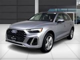 Used 2024 Audi Q5 e Premium w/ Convenience Package image 3