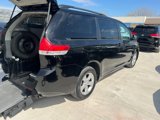 Used 2014 Toyota Sienna LE image 4