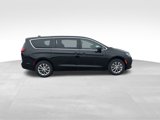 New 2026 Chrysler Pacifica Select image 5