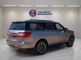 Used 2018 Lincoln Navigator Select image 5
