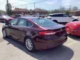 Used 2017 Ford Fusion SE w/ Fusion SE Technology Package image 4