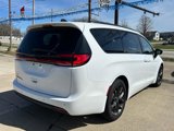 Used 2024 Chrysler Pacifica Touring-L w/ S Appearance Package image 5
