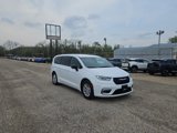New 2025 Chrysler Pacifica Select image 5