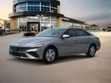 Certified 2025 Hyundai Elantra SE image 2
