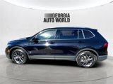 Used 2022 Volkswagen Tiguan SE image 2