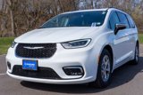 Used 2023 Chrysler Pacifica Limited image 2