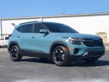 Used 2025 Kia Seltos EX image 2