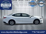 Used 2025 Toyota Camry SE image 4
