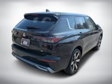 New 2025 Mitsubishi Outlander SE image 3