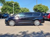 Used 2024 Chrysler Pacifica Limited w/ Uconnect Theater Family Group image 4