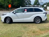New 2025 Toyota Sienna XLE image 4