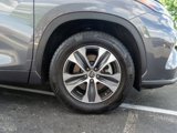 Used 2022 Toyota Highlander XLE image 5