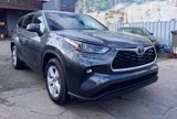 Used 2022 Toyota Highlander LE image 2
