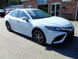 Used 2023 Toyota Camry SE image 3