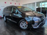 Used 2020 Chrysler Pacifica Touring-L w/ Advanced Safetytec Group image 2