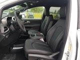 New 2025 Chrysler Pacifica Select image 6