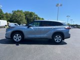 Used 2021 Toyota Highlander LE image 4