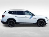 New 2025 Volkswagen Atlas Peak Edition SE image 2