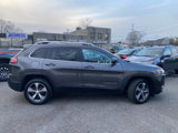 Used 2019 Jeep Cherokee Limited image 3