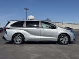 Used 2023 Toyota Sienna XSE image 3