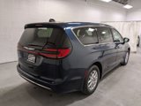 New 2025 Chrysler Pacifica Select image 3