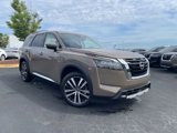 New 2025 Nissan Pathfinder Platinum image 2