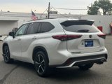 Used 2022 Toyota Highlander XSE image 2