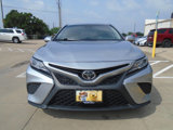 Used 2020 Toyota Camry SE image 2