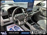 Used 2024 GMC Terrain SLT w/ Tech Package image 3