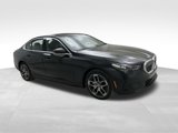 New 2024 BMW i5 eDrive40i w/ Premium Package image 2