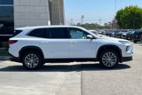 Used 2025 Buick Enclave Preferred image 3
