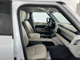 New 2024 Land Rover Defender 110 SE image 3
