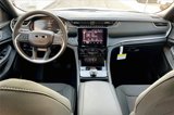 New 2025 Jeep Grand Cherokee Laredo image 4