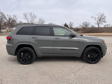 Used 2022 Jeep Grand Cherokee Laredo X image 4