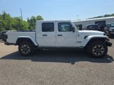 New 2025 Jeep Gladiator Sport image 3