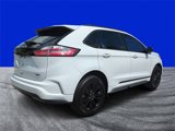 Certified 2024 Ford Edge SE w/ Black Appearance Package image 3