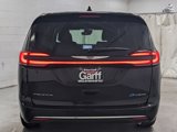 New 2025 Chrysler Pacifica Select image 3