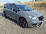 New 2025 Chrysler Pacifica Limited image 4