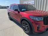 Used 2025 Ford Explorer ST image 3