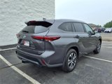 New 2025 Toyota Highlander XLE image 3