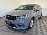 Used 2023 Chrysler Pacifica Touring-L image 3