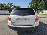Used 2012 Toyota Highlander SE image 5