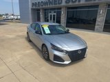 Used 2024 Nissan Altima 2.5 SV image 3